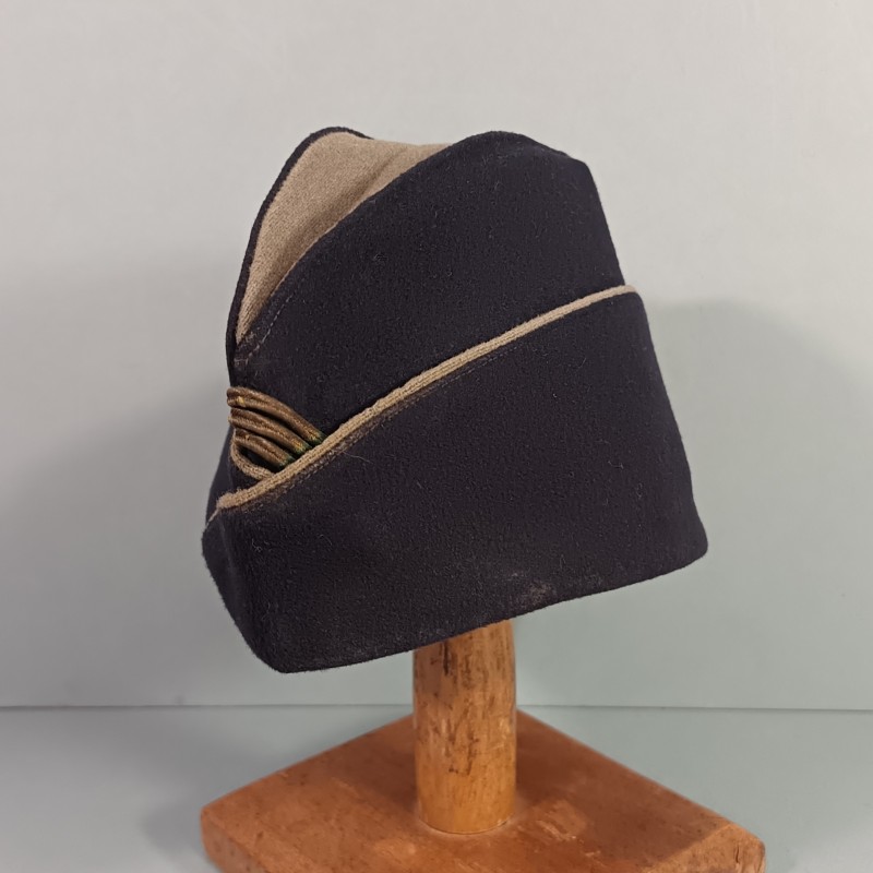 CALOT ARMEE FRANCAISE DE CAPITAINE MODELE 1957 DU SERVICE DES TRANSMISSIONS OU DE L'INTENDANCE TAILLE 59